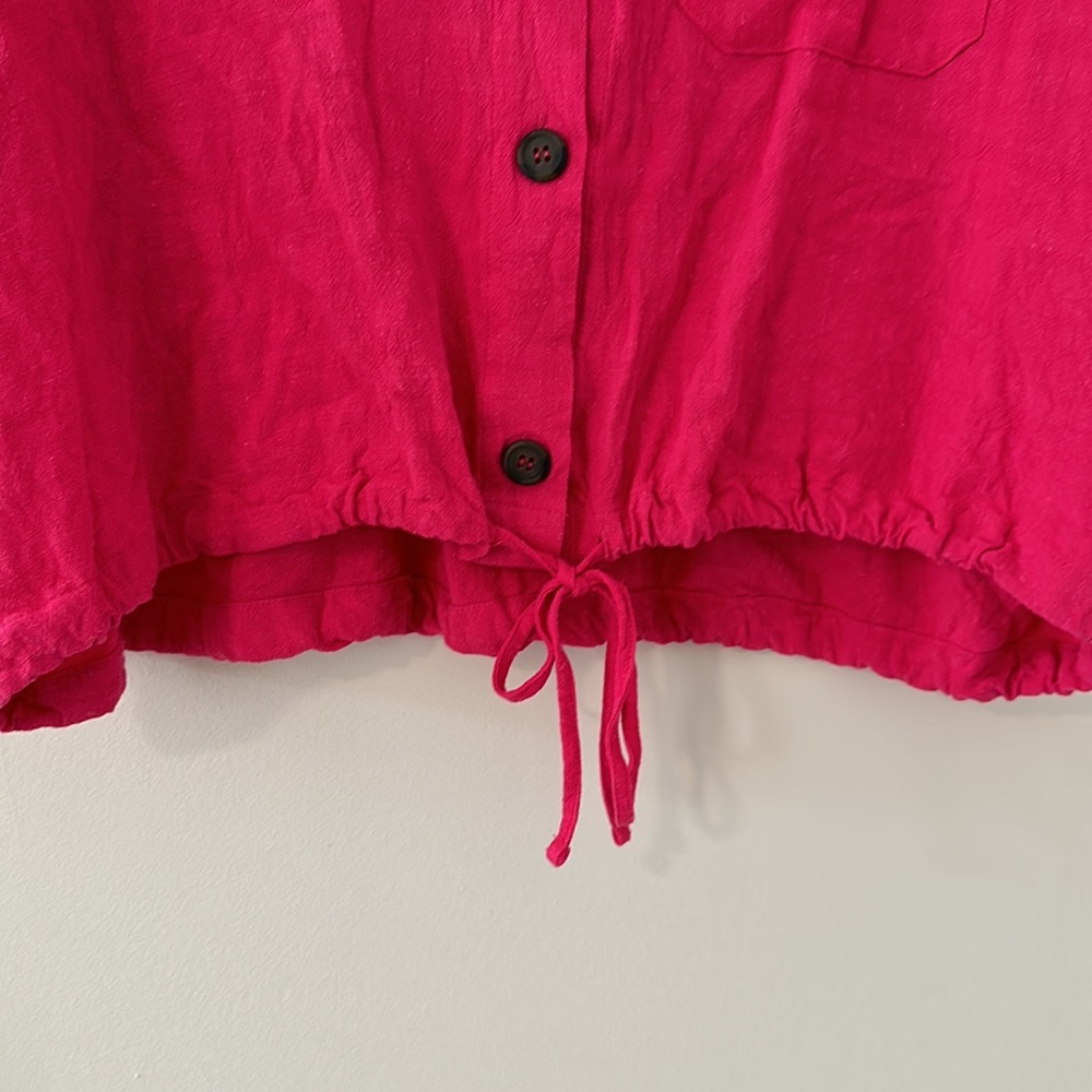 BUTTON UP BLOUSE! - Picture 4 of 5